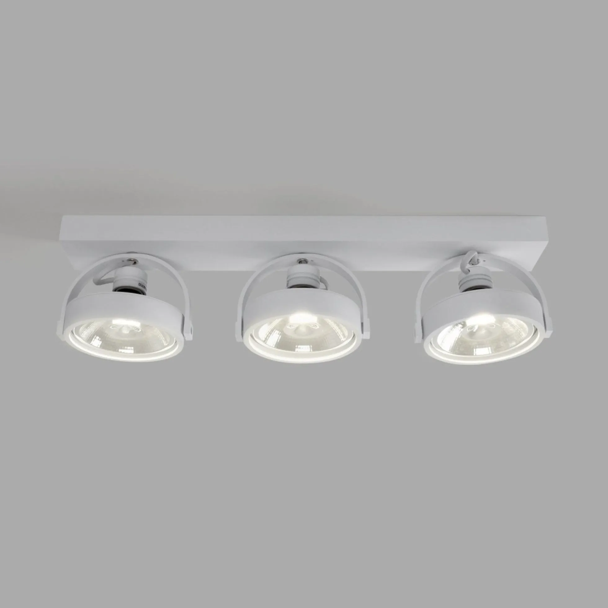 Foco de techo triple orientable "IRIS" + 3 bombillas AR111 GU10