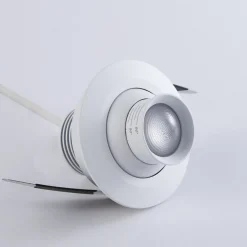 Foco empotrable LED con zoom - Orientable - Chip Cree - 2700K - 3W