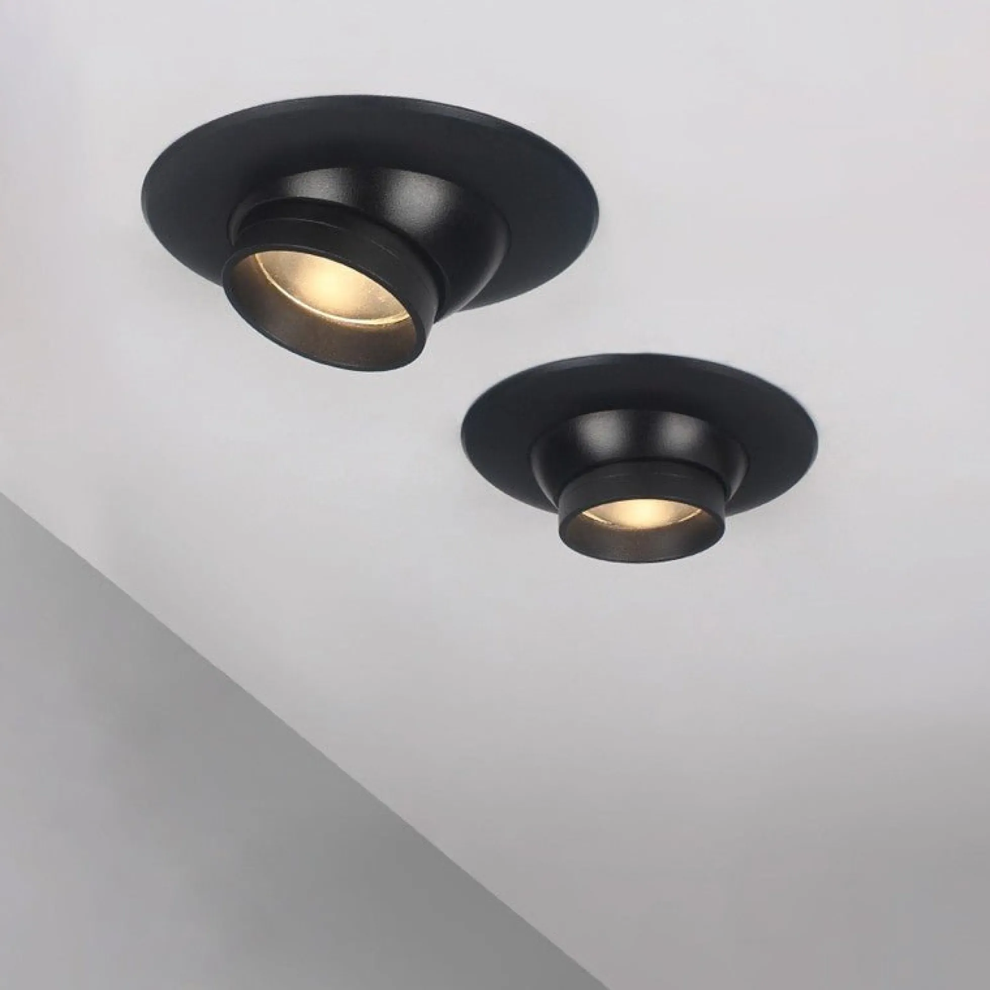 Foco empotrable LED con zoom - Orientable - Chip Cree - 2700K - 3W