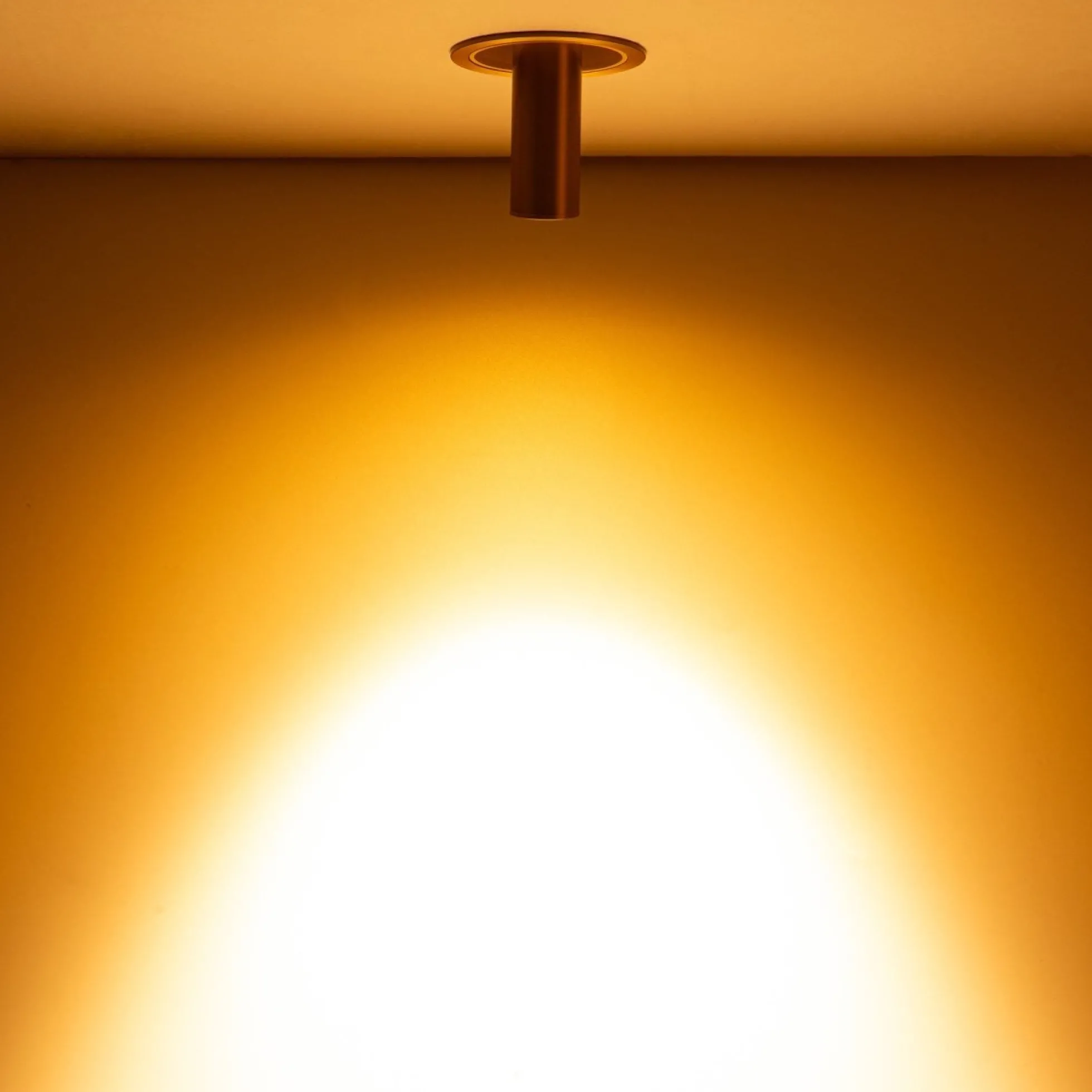 Foco LED empotrable orientable "ALAI" - Zoom - 100mm - 2800K - LED COB - chip Cree - 7W