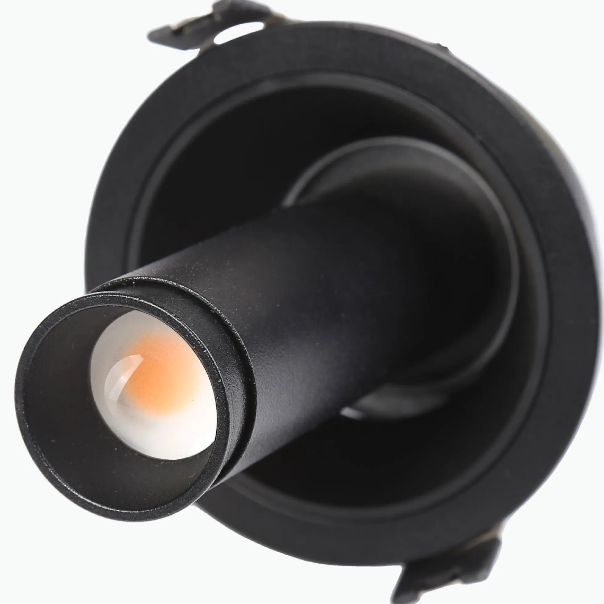 Foco LED empotrable orientable "ALAI" - Zoom - 100mm - 2800K - LED COB - chip Cree - 7W