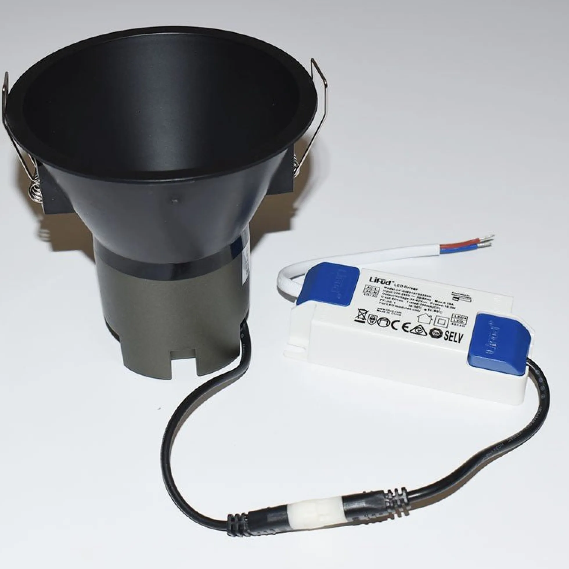 Foco LED empotrable 11W "KOPPA"- Óptica 24º - Color negro - Corte Ø 100mm - Bajo UGR