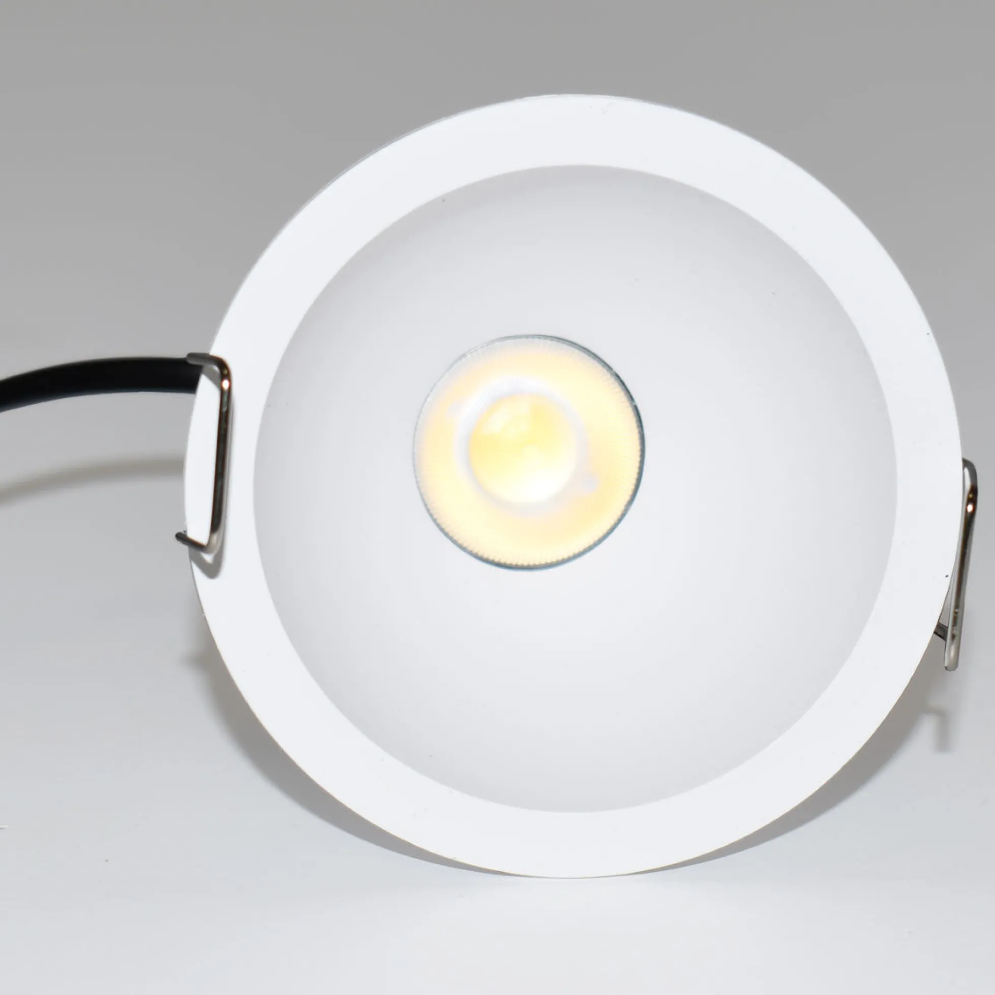 Foco LED empotrable 6W "KOPPA"- Óptica 24º - Corte Ø 65mm - Bajo UGR