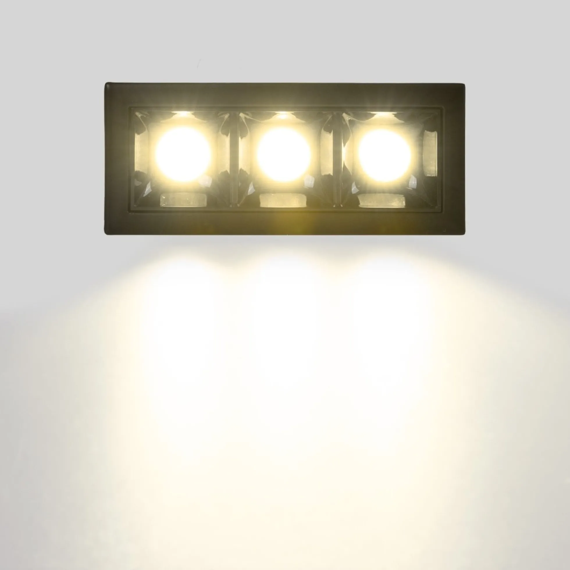 Foco lineal LED empotrable triple 6W - UGR18 - CRI90 - Chip OSRAM