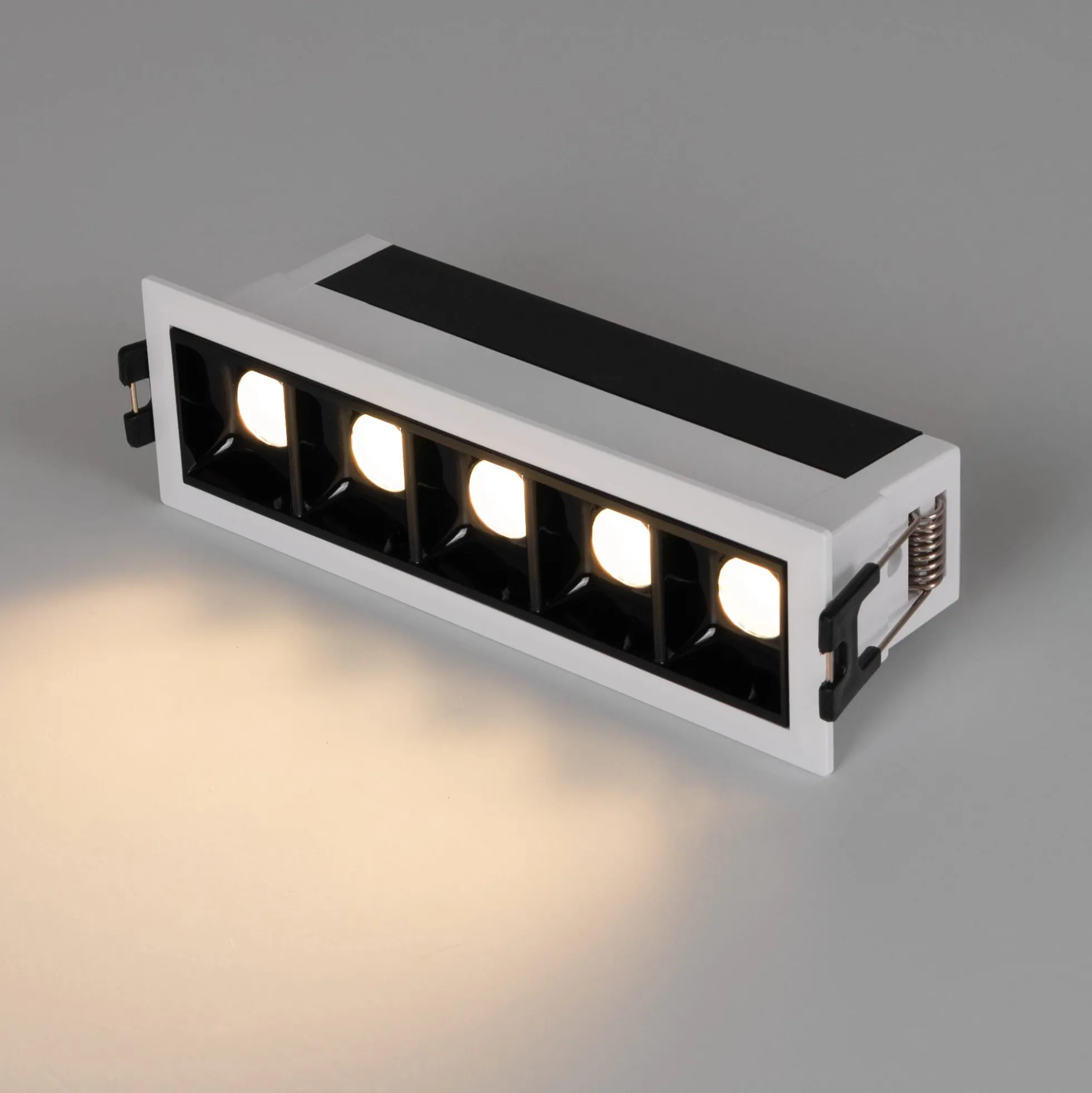 Foco lineal LED empotrable 7W - CCT - UGR18 - CRI90 - IP20