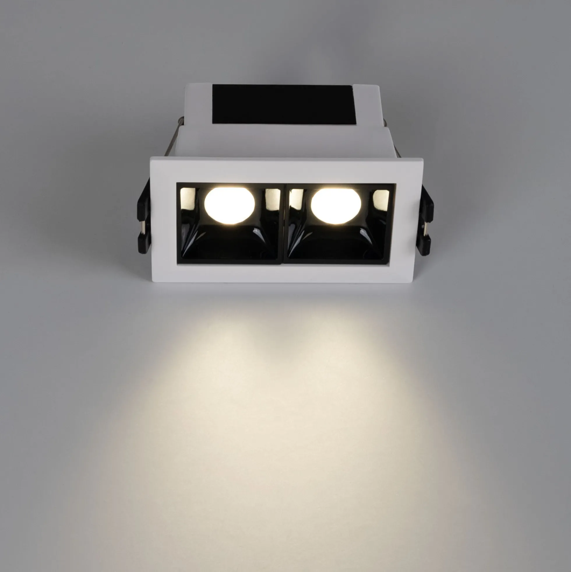Foco lineal LED empotrable 4W - UGR18 - CRI90 - Driver LIFUD