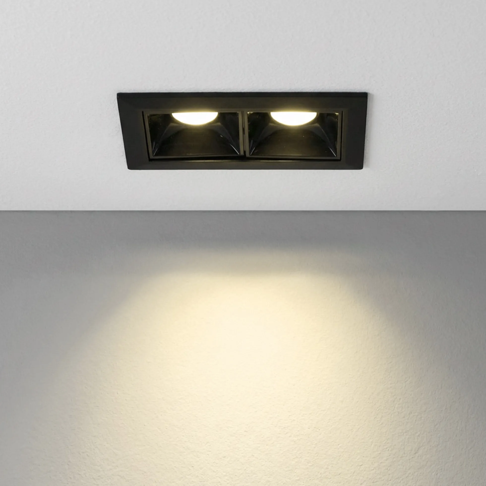 Foco lineal LED empotrable 4W - UGR18 - CRI90 - Driver LIFUD
