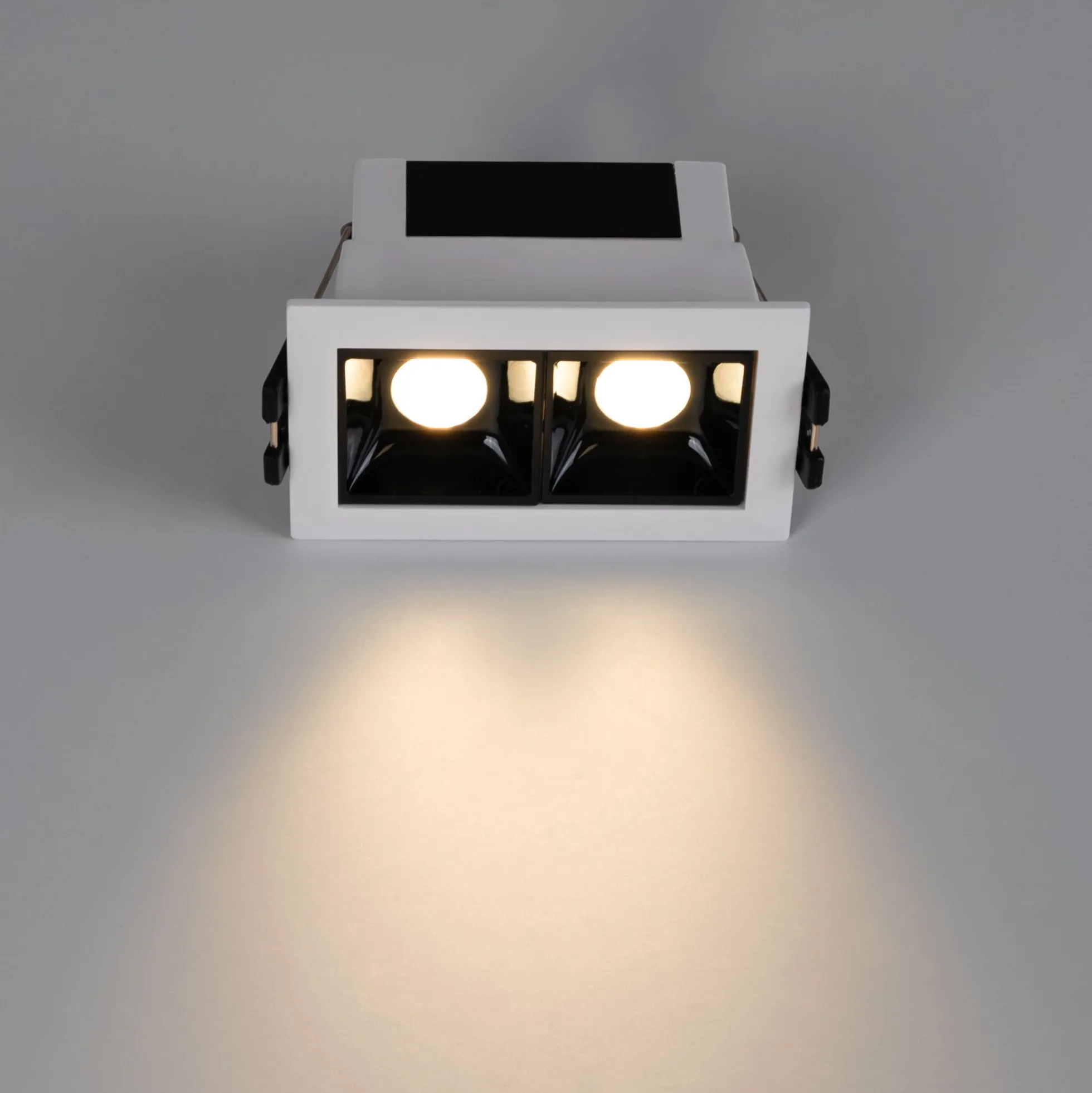 Foco lineal LED empotrable 4W - UGR18 - CRI90 - Driver LIFUD