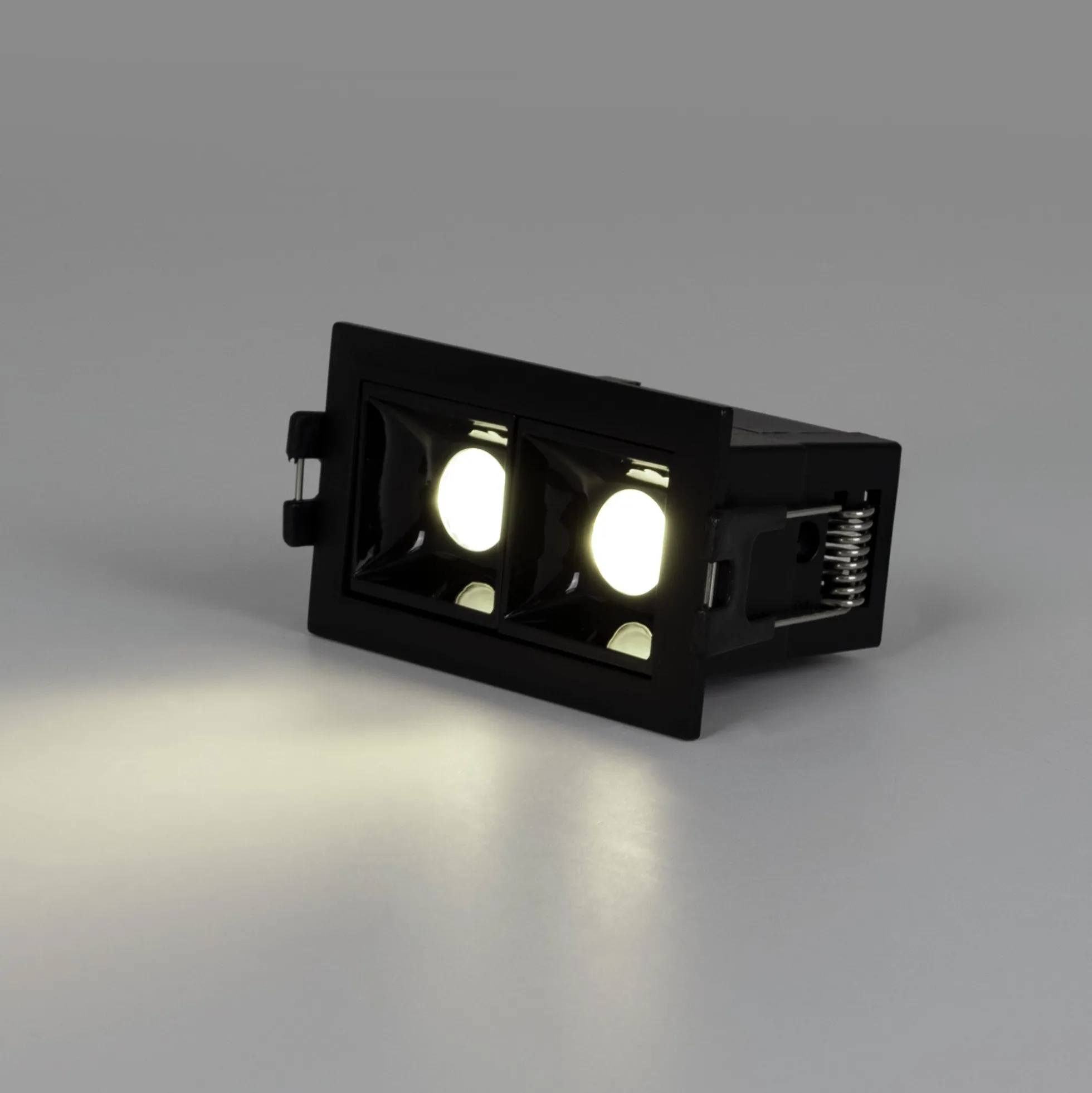 Foco lineal LED empotrable 4W - UGR18 - CRI90 - Driver LIFUD