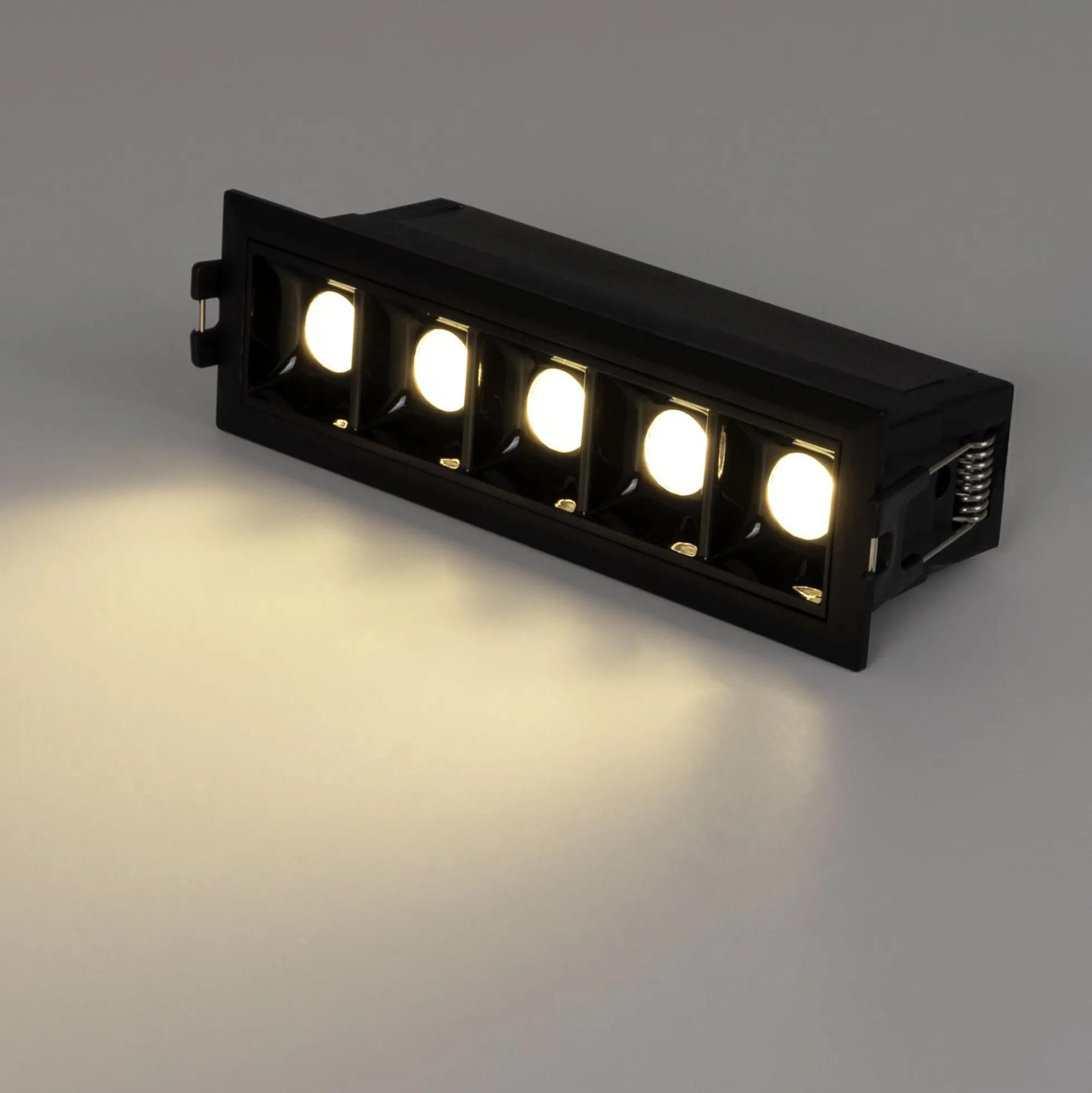 Foco lineal LED empotrable 7W - UGR18 - CRI90 - Driver LIFUD