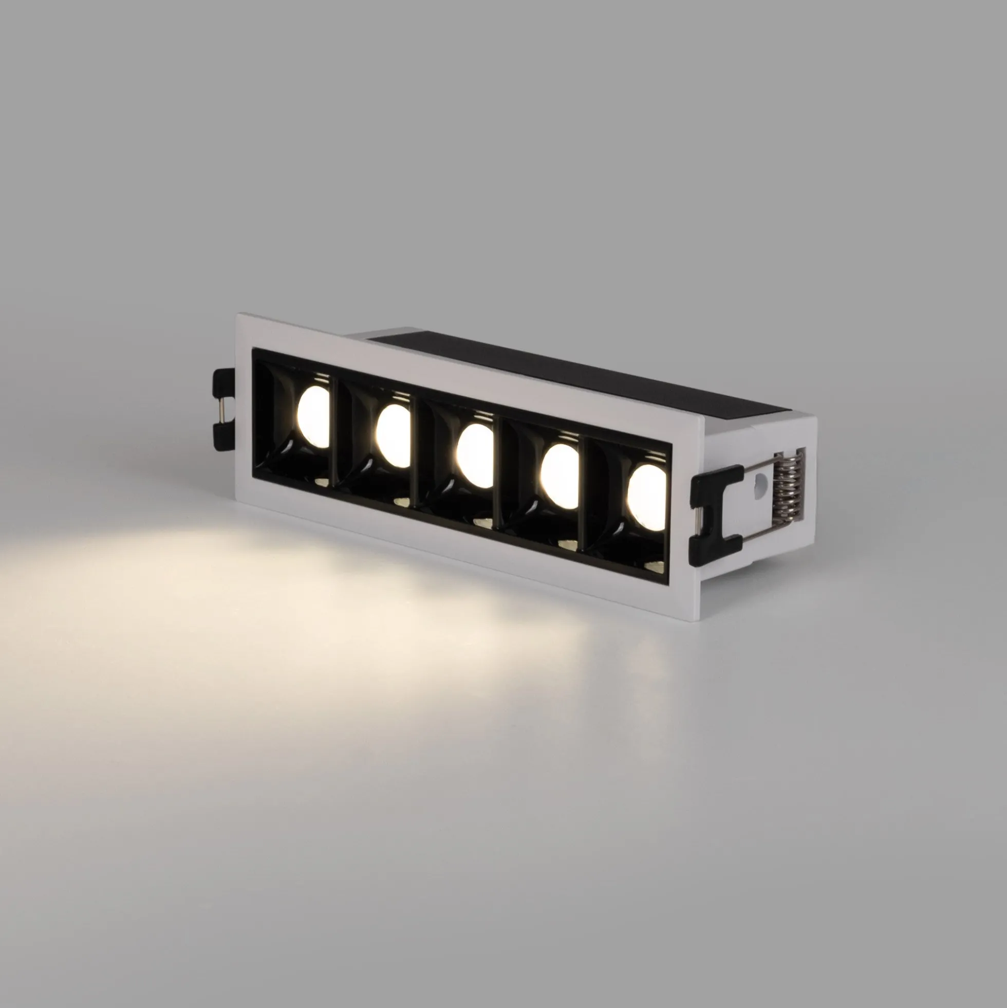 Foco lineal LED empotrable 7W - UGR18 - CRI90 - Driver LIFUD