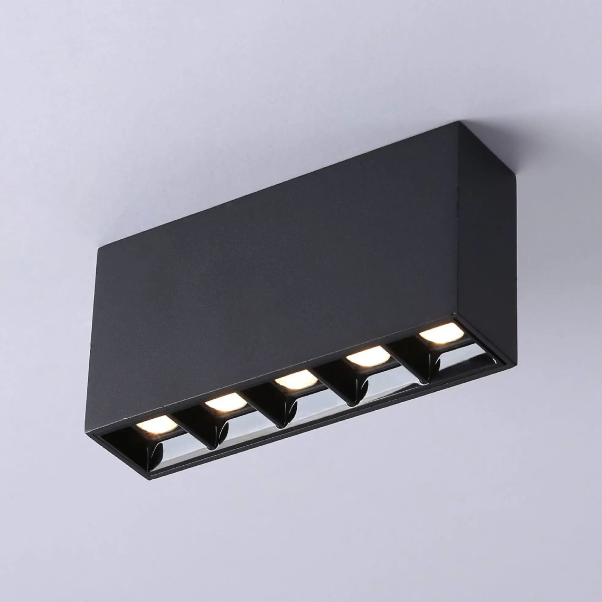 Foco lineal LED superficie - 10W - UGR18 - CRI90 - Chip OSRAM