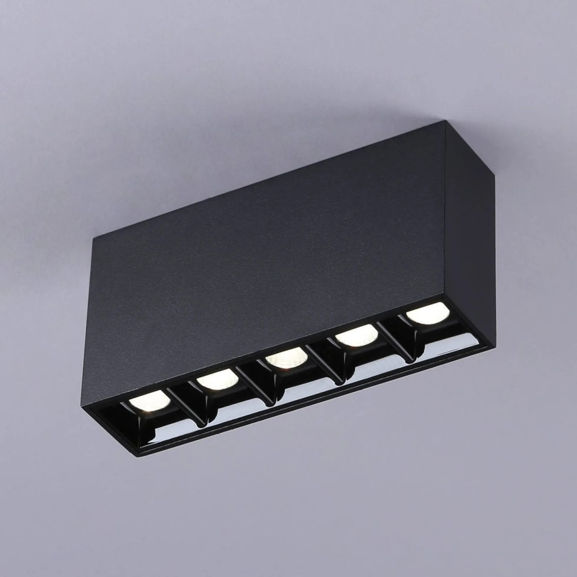 Foco lineal LED superficie - 10W - UGR18 - CRI90 - Chip OSRAM