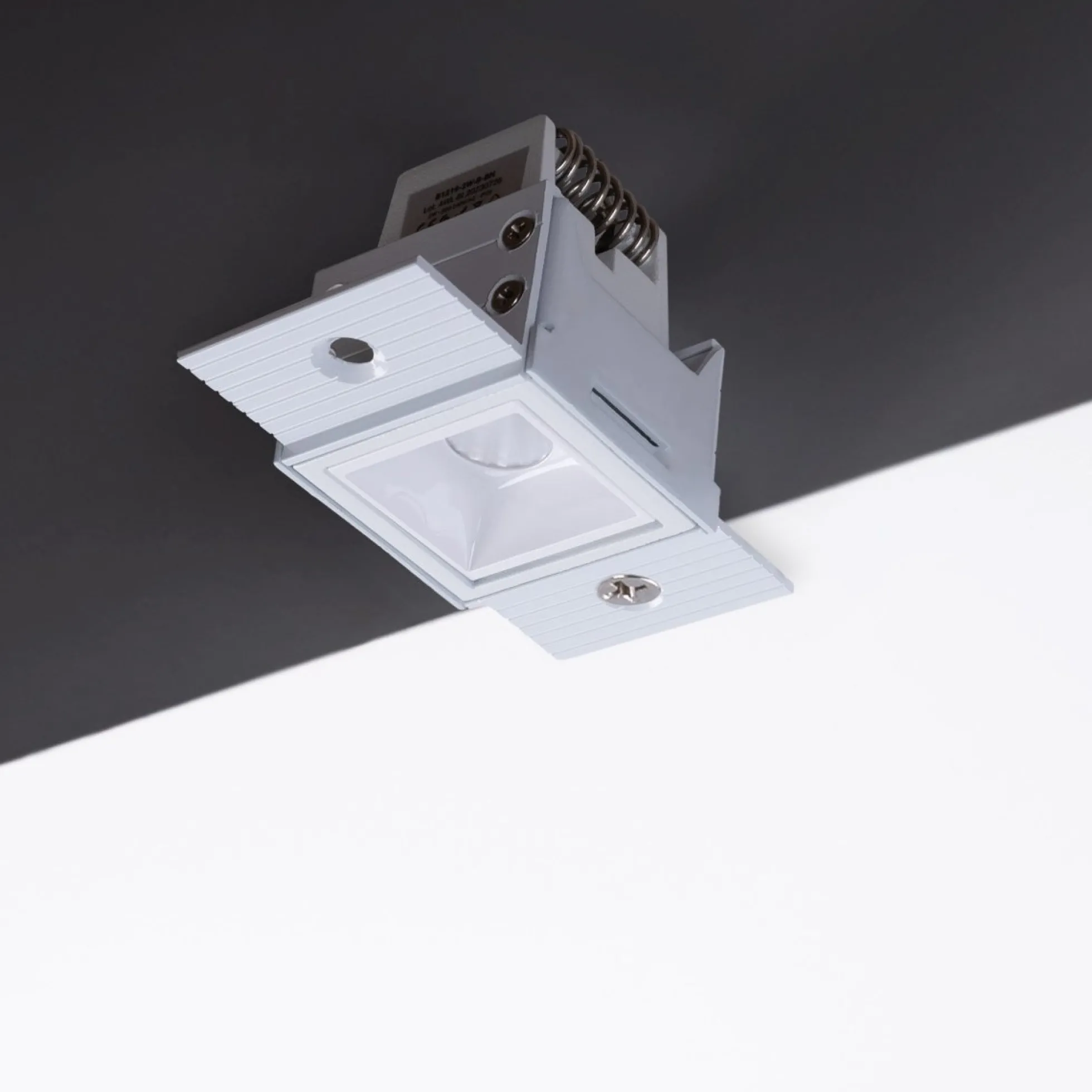 Foco lineal LED trimless / integración - 2W - UGR18 - CRI90