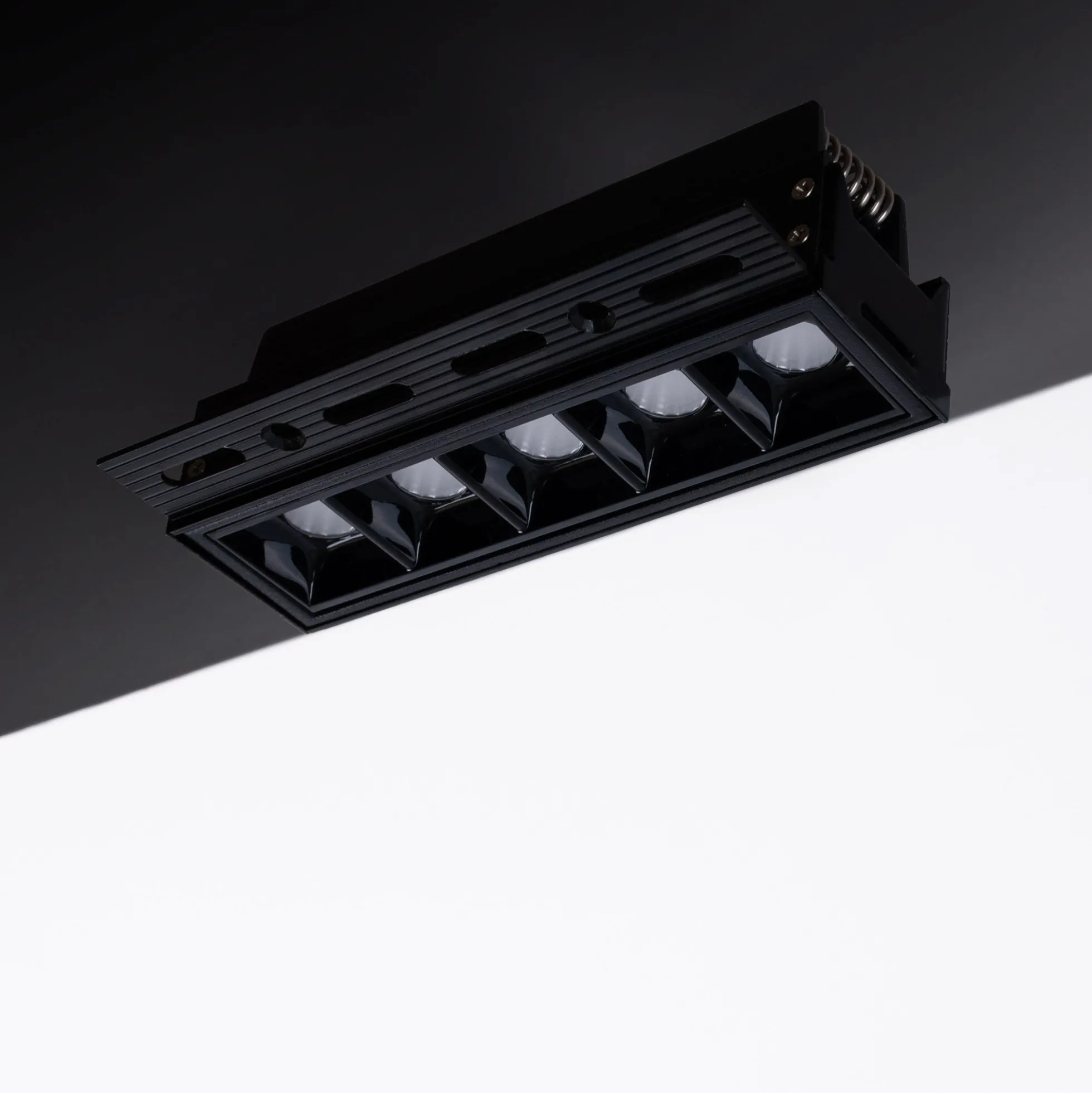 Foco lineal LED trimless / integración - 12W - UGR18 - CRI90