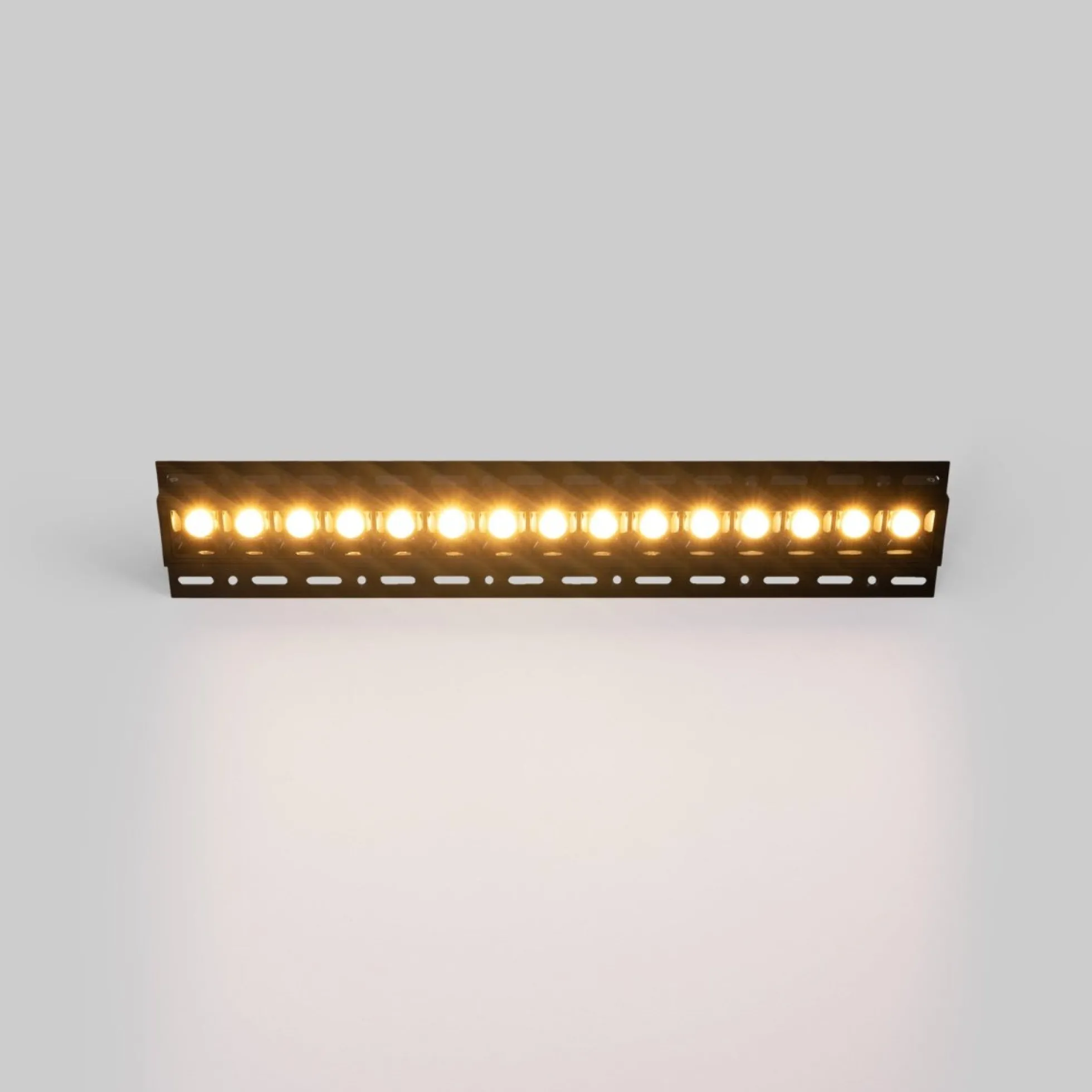 Foco lineal LED trimless / integración - 30W - UGR18 - CRI90