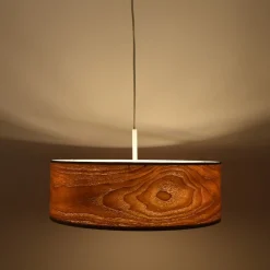 Lampara colgante con pantalla efecto madera