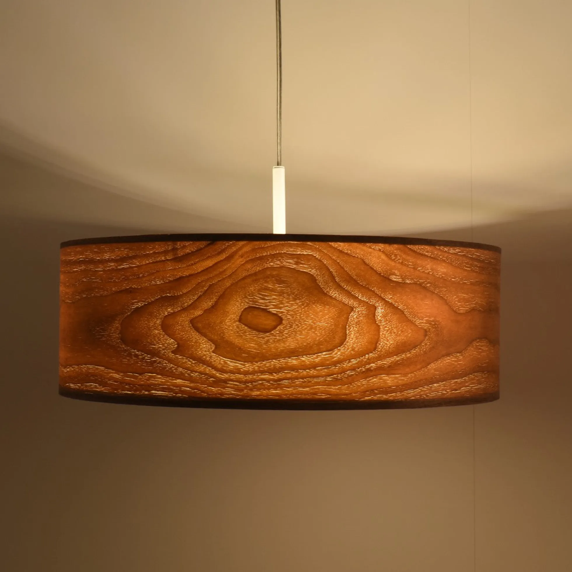 Lampara colgante con pantalla efecto madera "MATAGALLS" - 3xE27