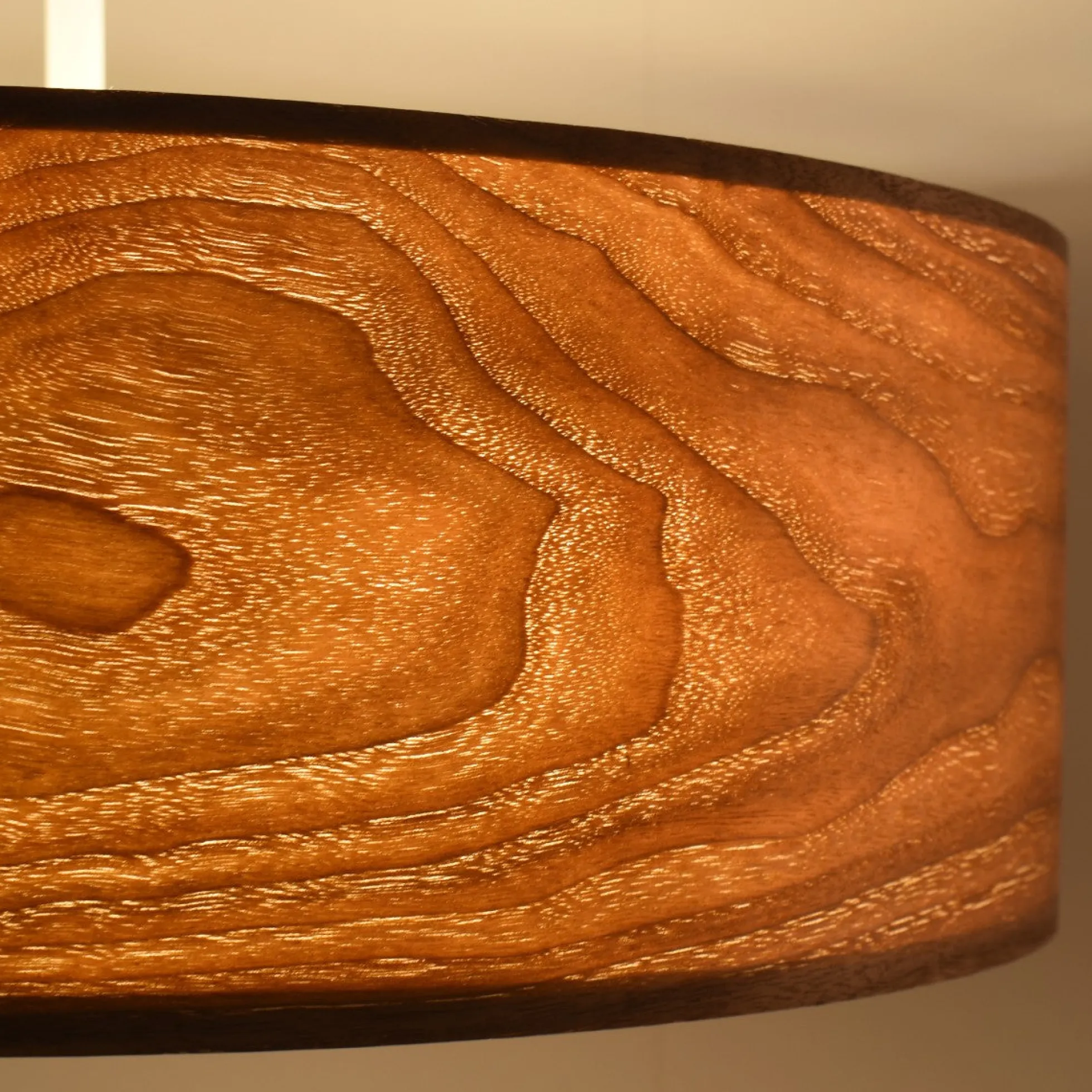 Lampara colgante con pantalla efecto madera "MATAGALLS" - 3xE27