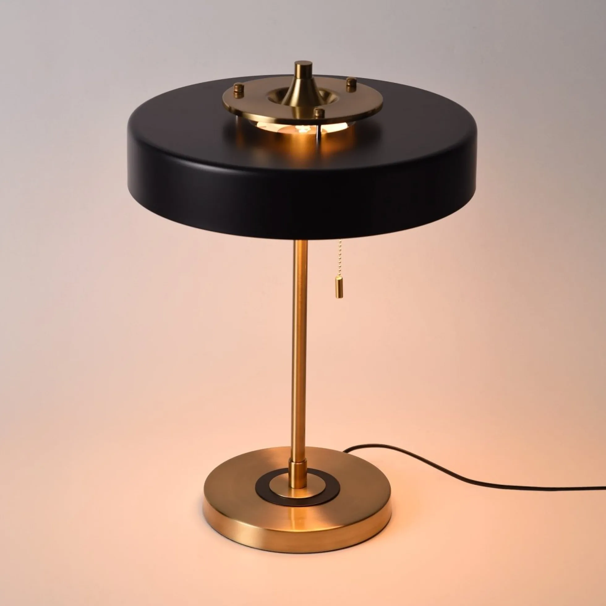 Lampara de mesa de diseño "Gadsby"
