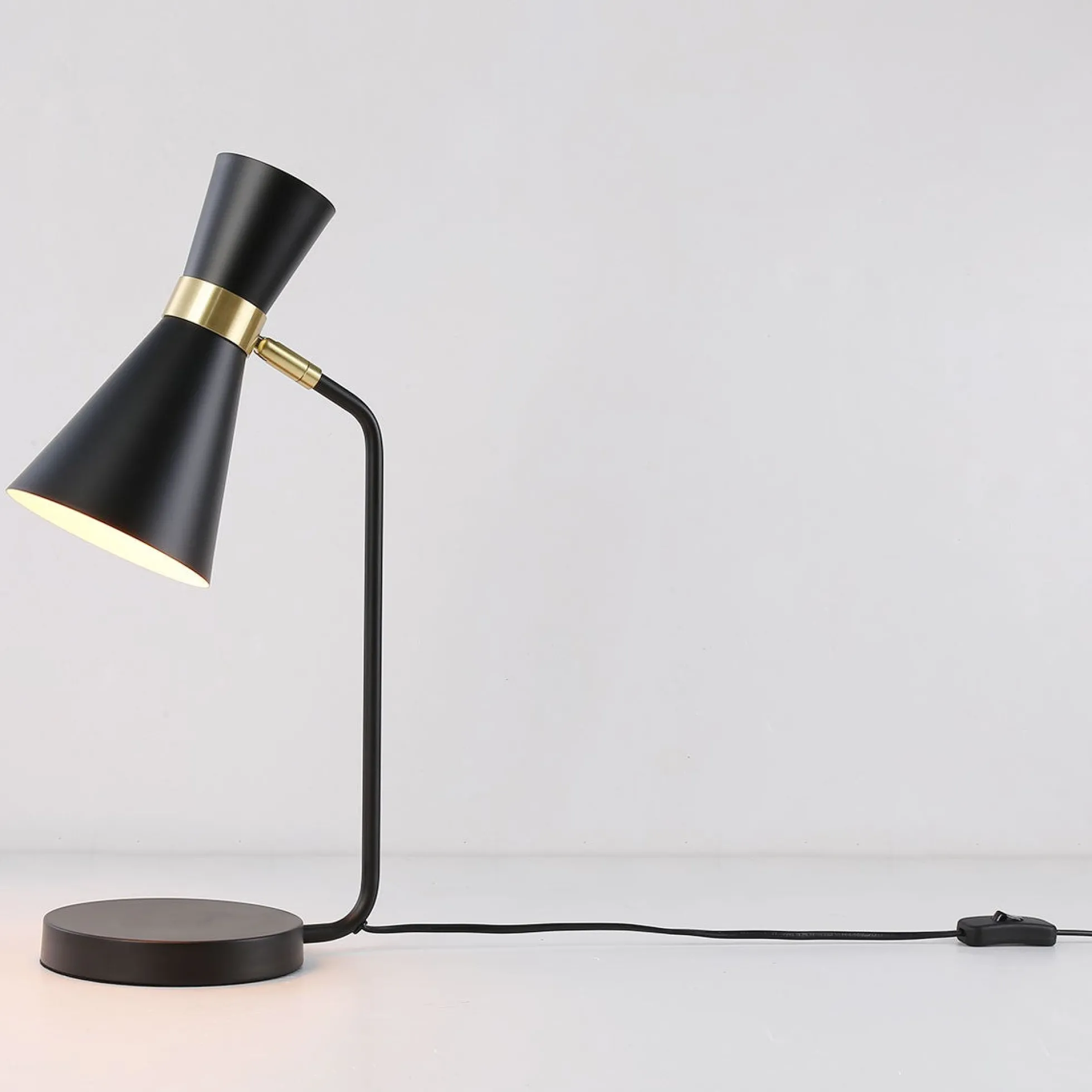 Lampara de mesa moderna "MEGHAN"