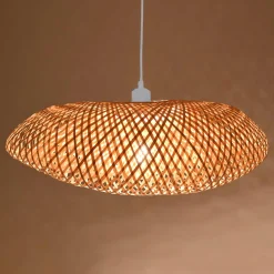 Lámpara colgante de mimbre 