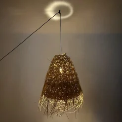Lámpara colgante de mimbre 