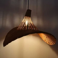 Lámpara colgante de mimbre 