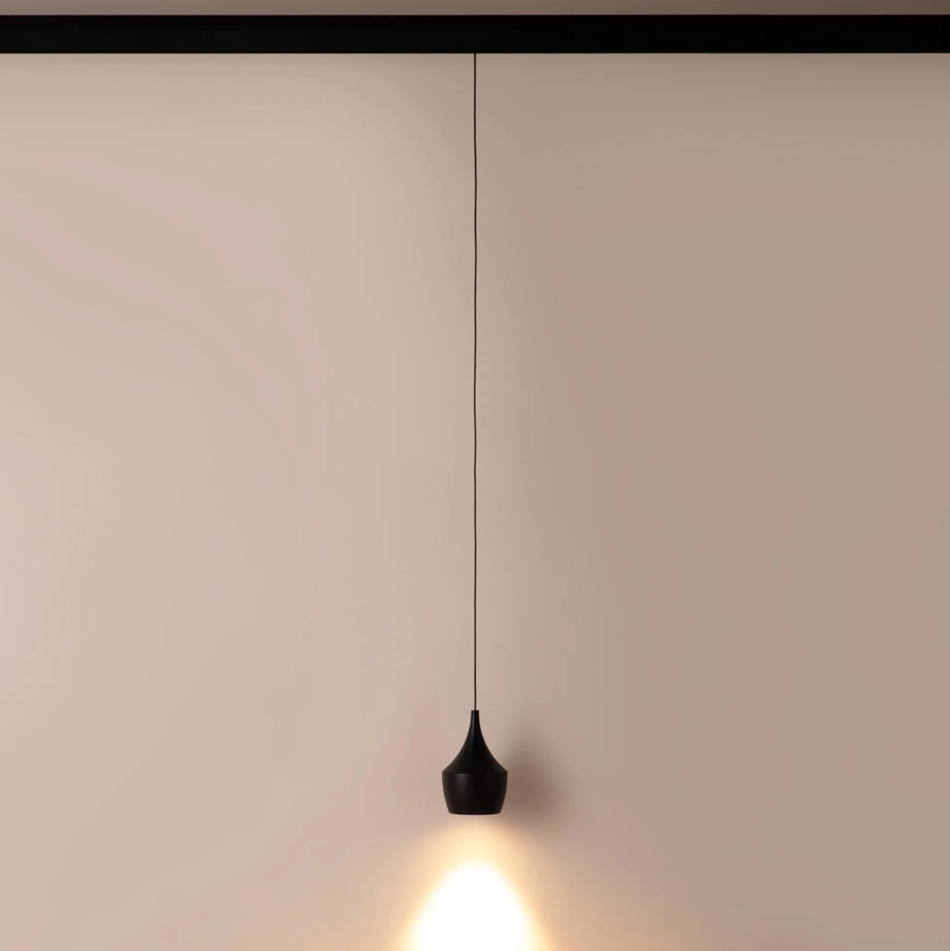 Lámpara colgante LED carril magnético 48V "NIL"- 9W - 2700K - Driver Eaglerise - Chip OSRAM