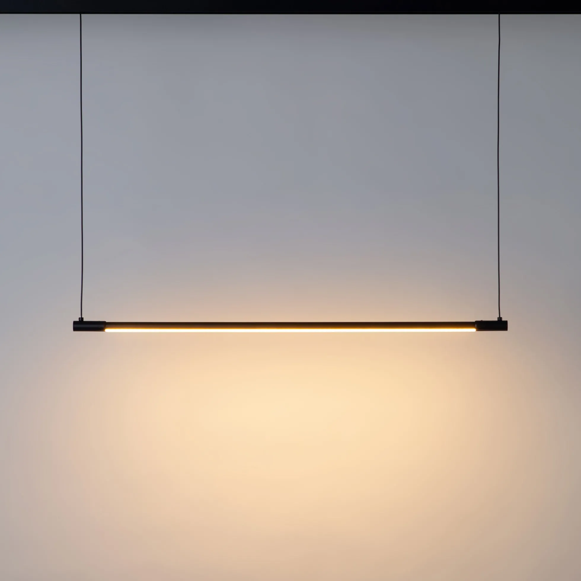 Lámpara colgante LED horizontal para carril magnético - 48V - 15W - 2800K - 80cm