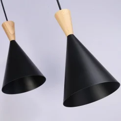 Lámpara colgante triple de metal y madera 