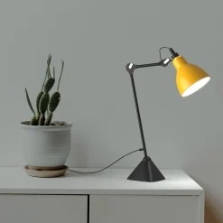Lámpara de mesa articulada 