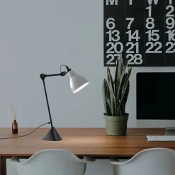 Lámpara de mesa articulada 