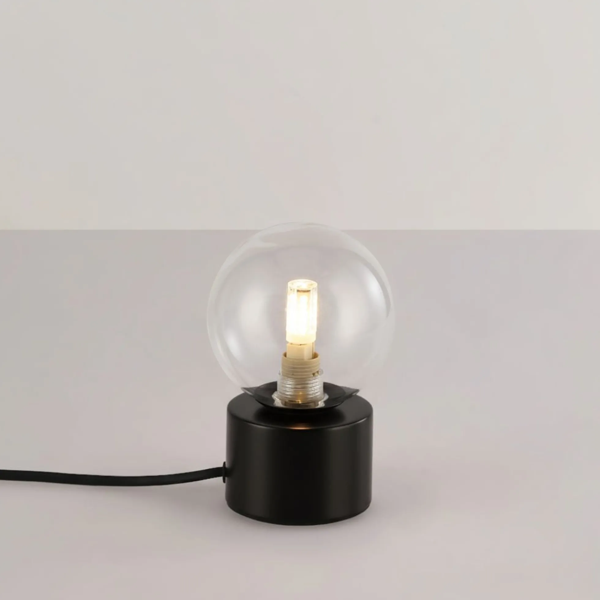 Lámpara de mesa con esfera de cristal "BASS" - G9