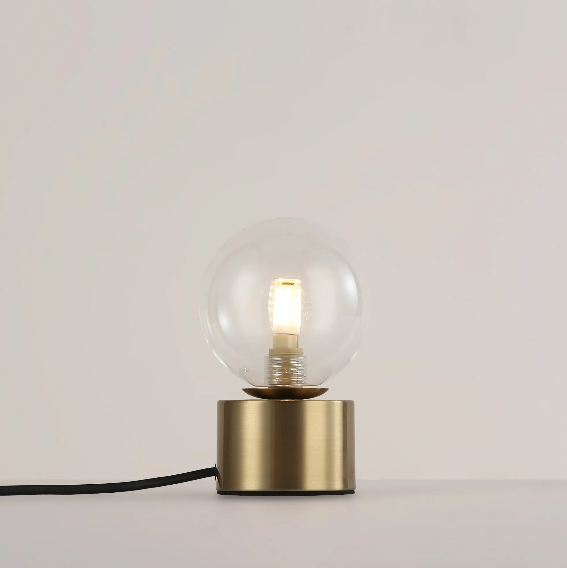 Lámpara de mesa con esfera de cristal "BASS" - G9