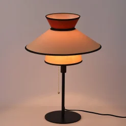 Lámpara de mesa de diseño 
