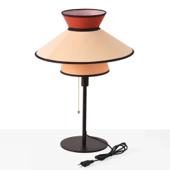 Lámpara de mesa de diseño 