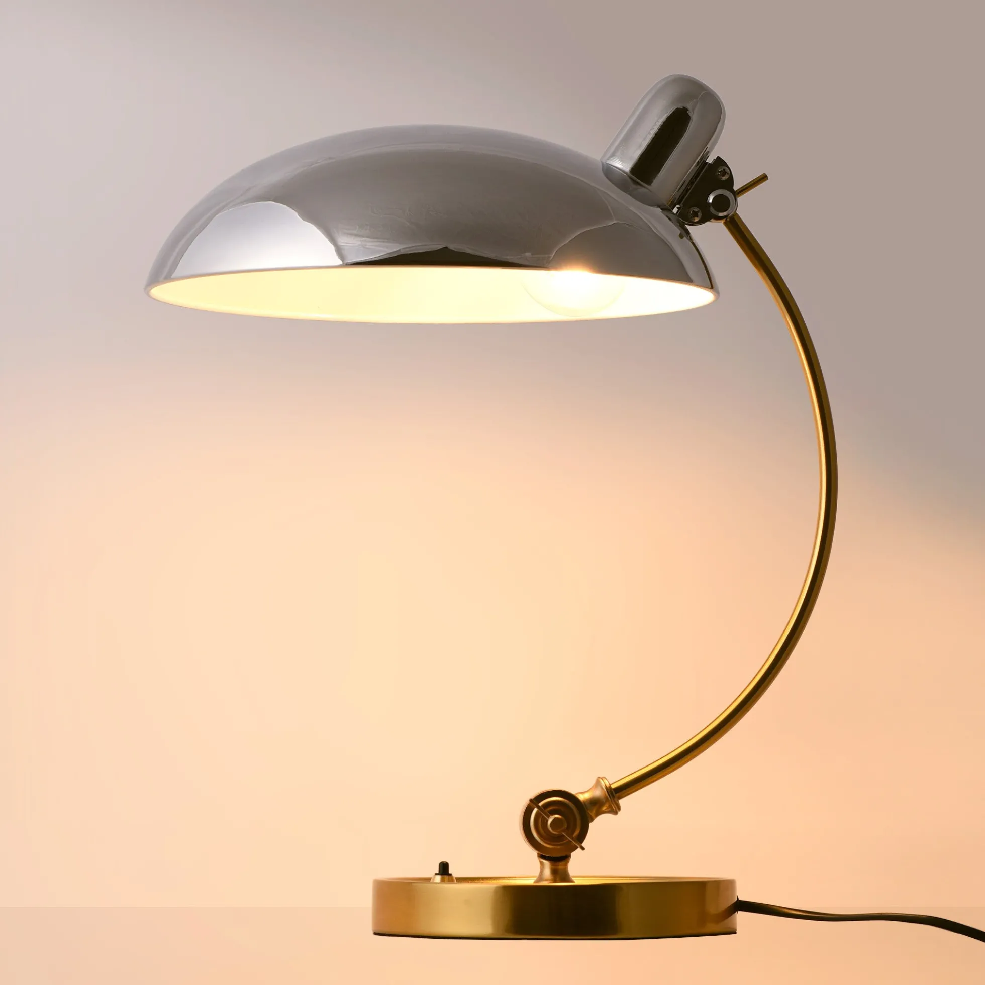 Lámpara de mesa de diseño "Ulia"
