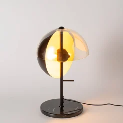 Lámpara de mesa de diseño