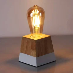 Lámpara de mesa de madera 