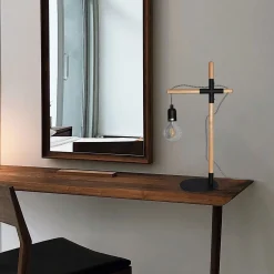 Lámpara de mesa de madera natural 