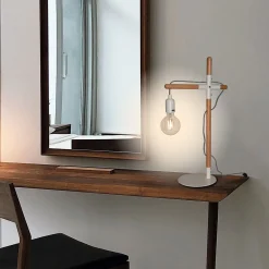 Lámpara de mesa de madera natural 