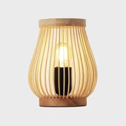 Lámpara de mesa de madera