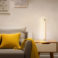 Lámpara de mesa de madera