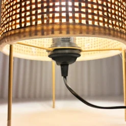 Lámpara de mesa de mimbre