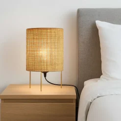 Lámpara de mesa de mimbre