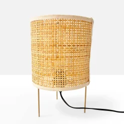 Lámpara de mesa de mimbre