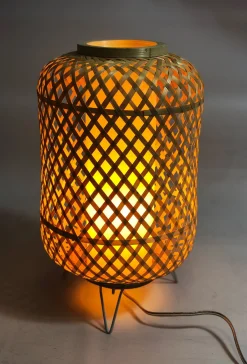 Lámpara de mesa mimbre