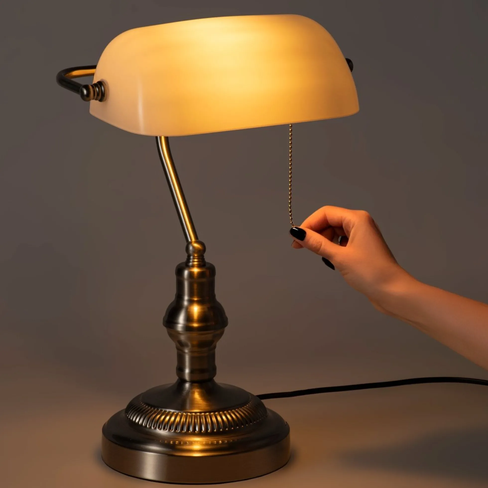 Lámpara de mesa vintage "BANQUERO" - E27