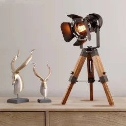 Lámpara de mesa vintage con trípode 